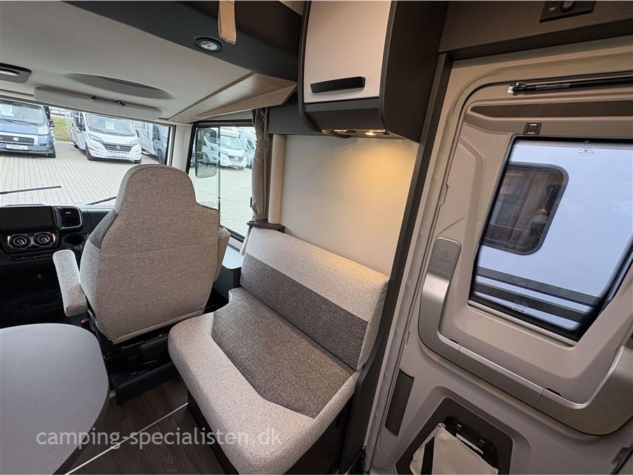 Knaus L!VE I 700 MEG